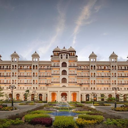 Uday Palace Navsari, A Member Of Radisson Individuals エクステリア 写真