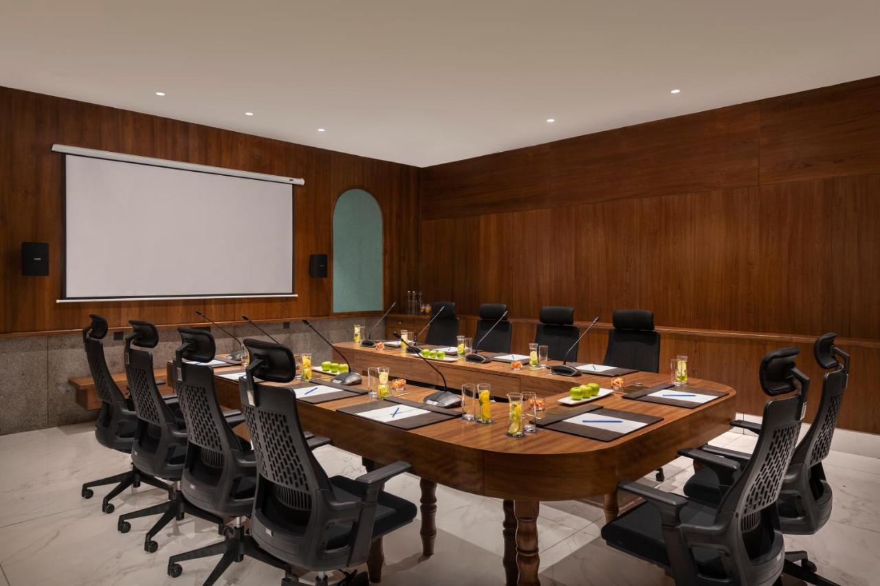 Uday Palace Navsari, A Member Of Radisson Individuals エクステリア 写真