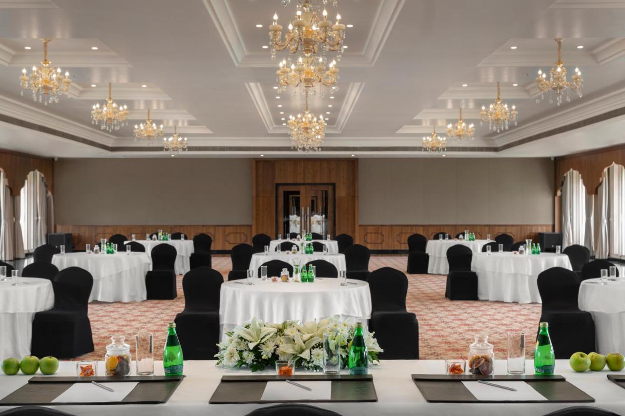 Uday Palace Navsari, A Member Of Radisson Individuals エクステリア 写真