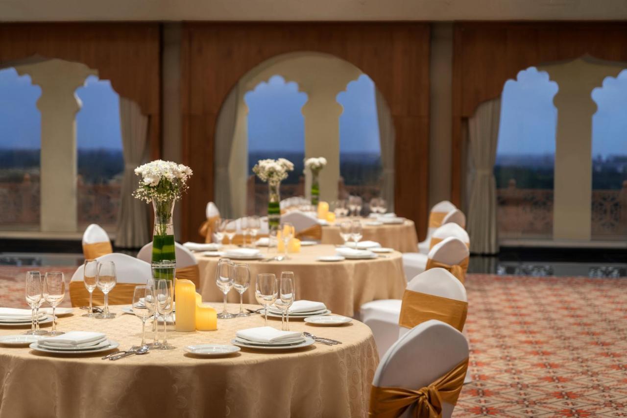 Uday Palace Navsari, A Member Of Radisson Individuals エクステリア 写真