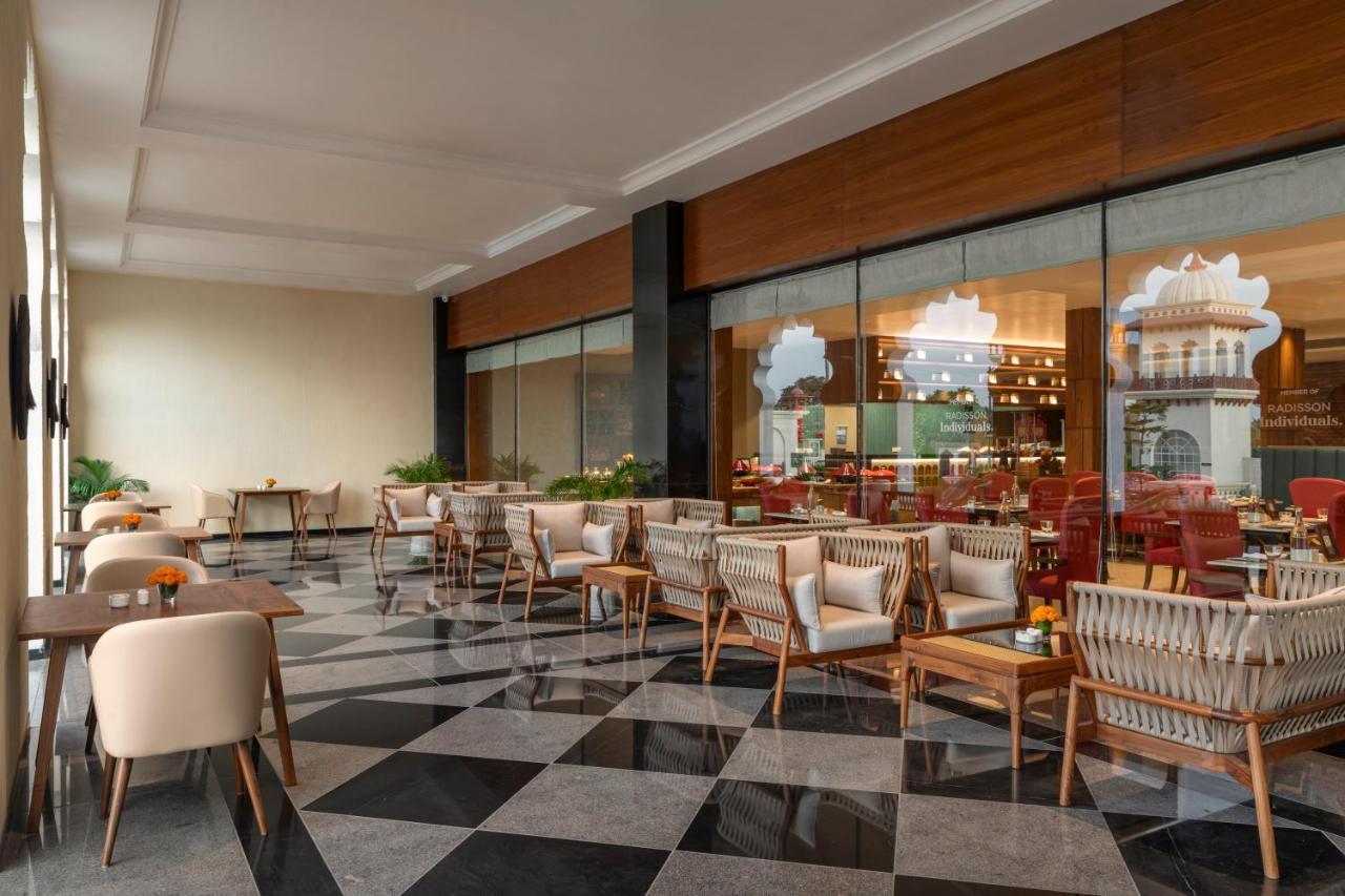 Uday Palace Navsari, A Member Of Radisson Individuals エクステリア 写真