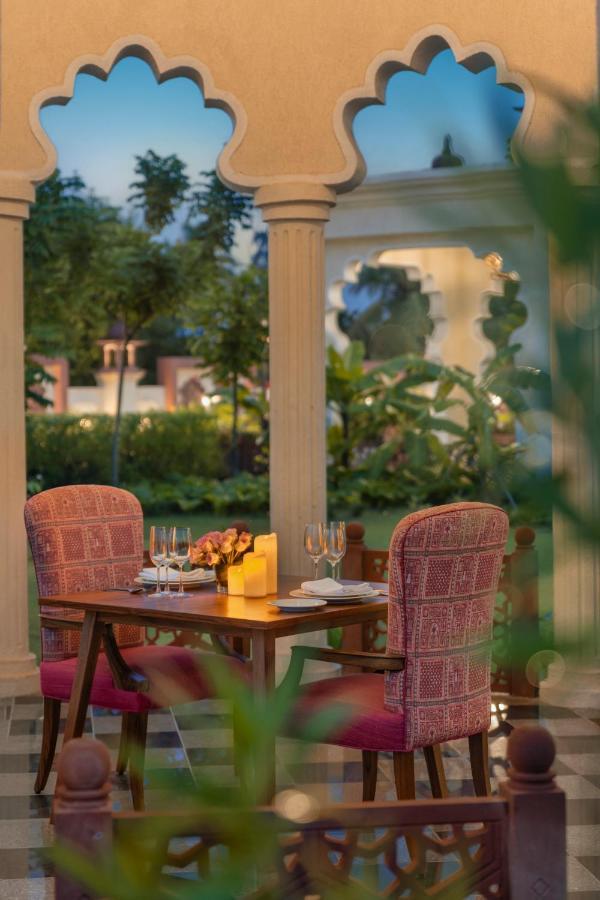 Uday Palace Navsari, A Member Of Radisson Individuals エクステリア 写真
