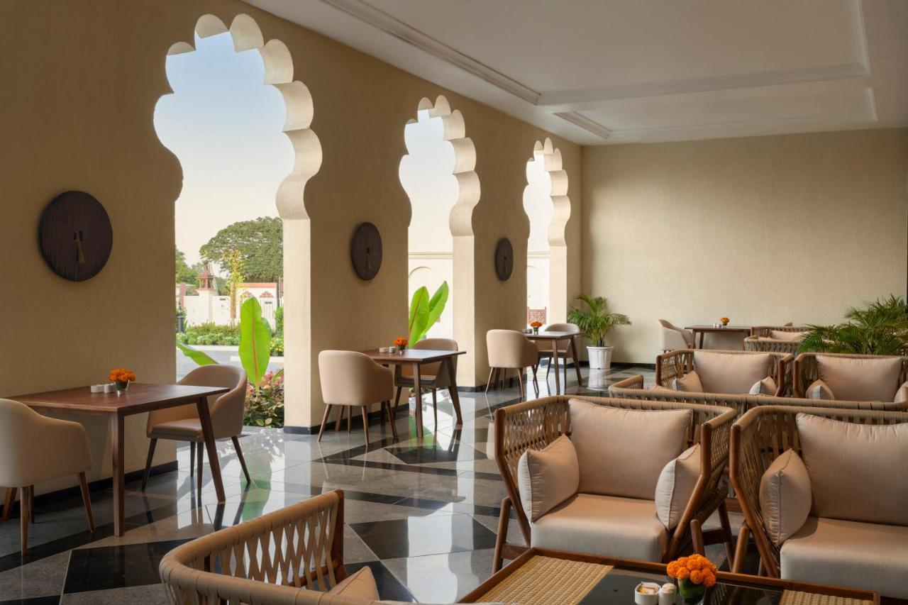 Uday Palace Navsari, A Member Of Radisson Individuals エクステリア 写真