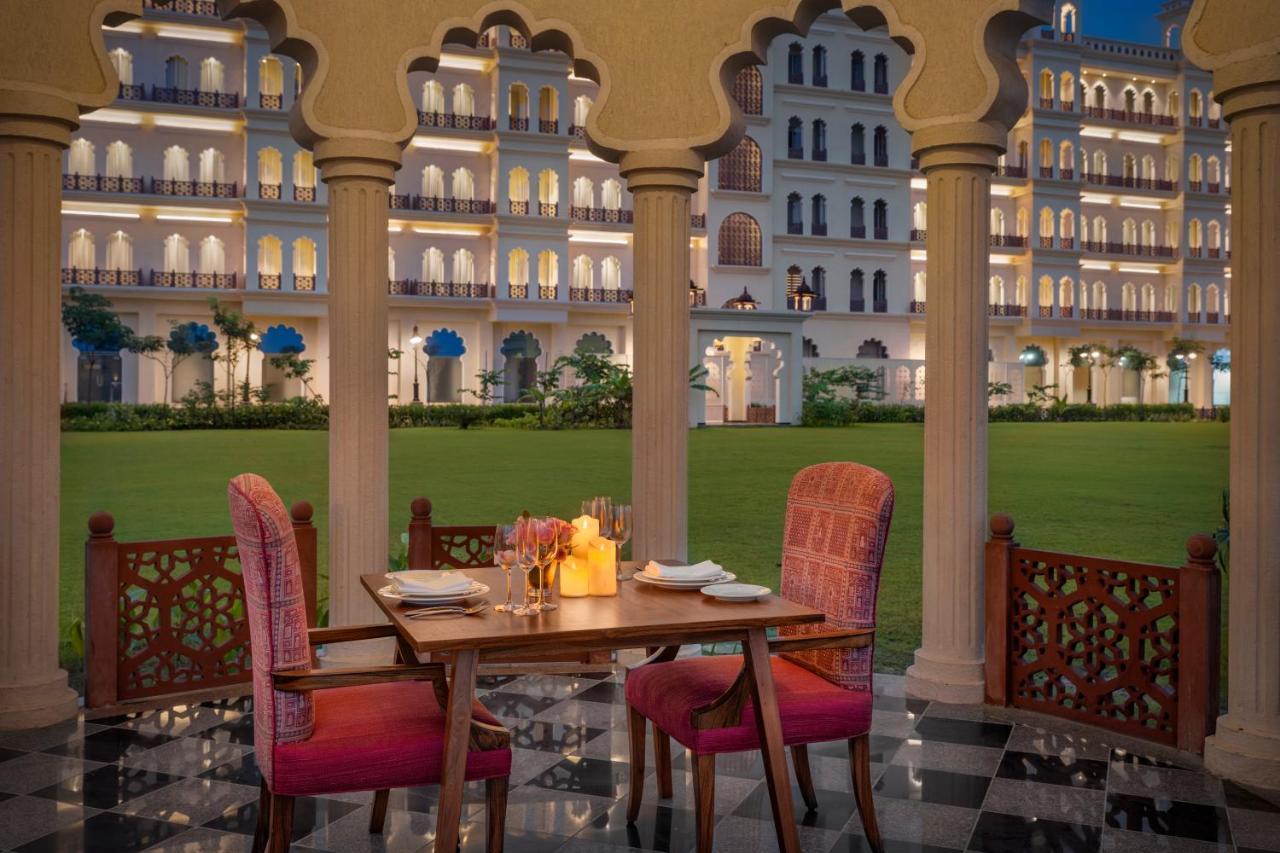 Uday Palace Navsari, A Member Of Radisson Individuals エクステリア 写真