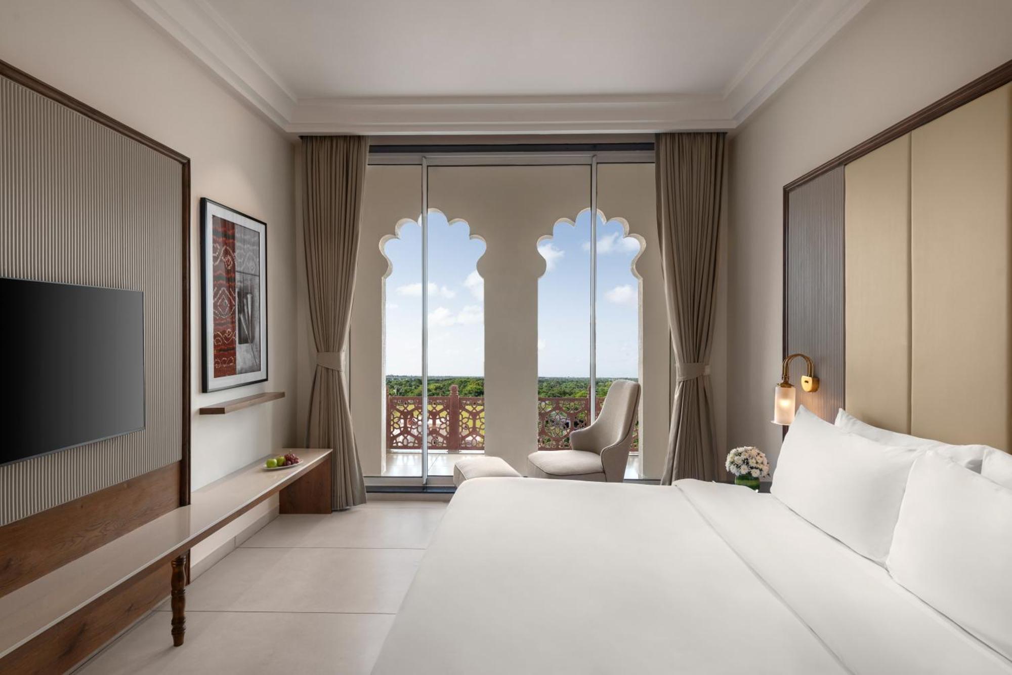 Uday Palace Navsari, A Member Of Radisson Individuals エクステリア 写真
